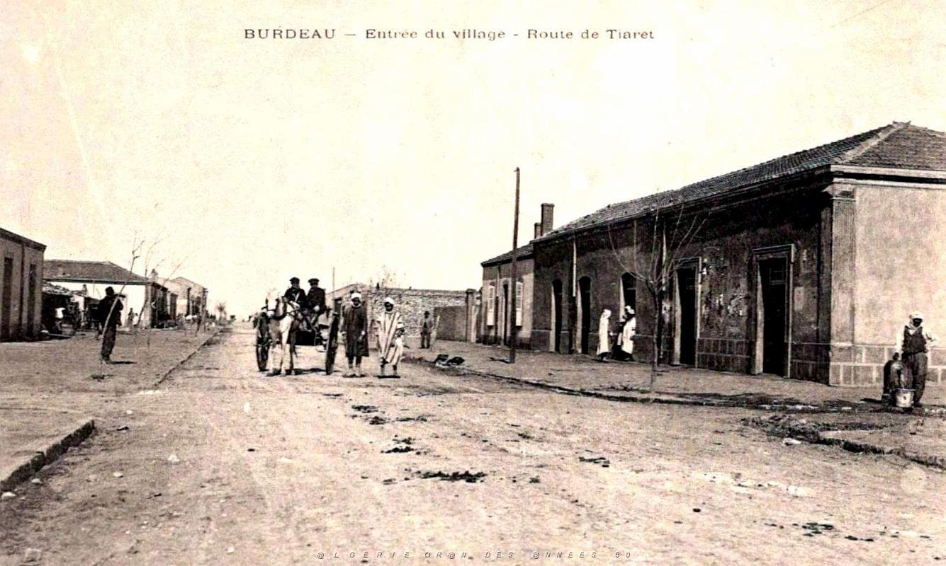 Burdeau - Entree du Village - Route de Tiaret.jpg